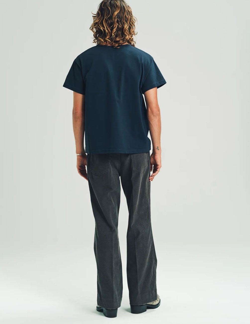 LAIDBACK LOVER TEE